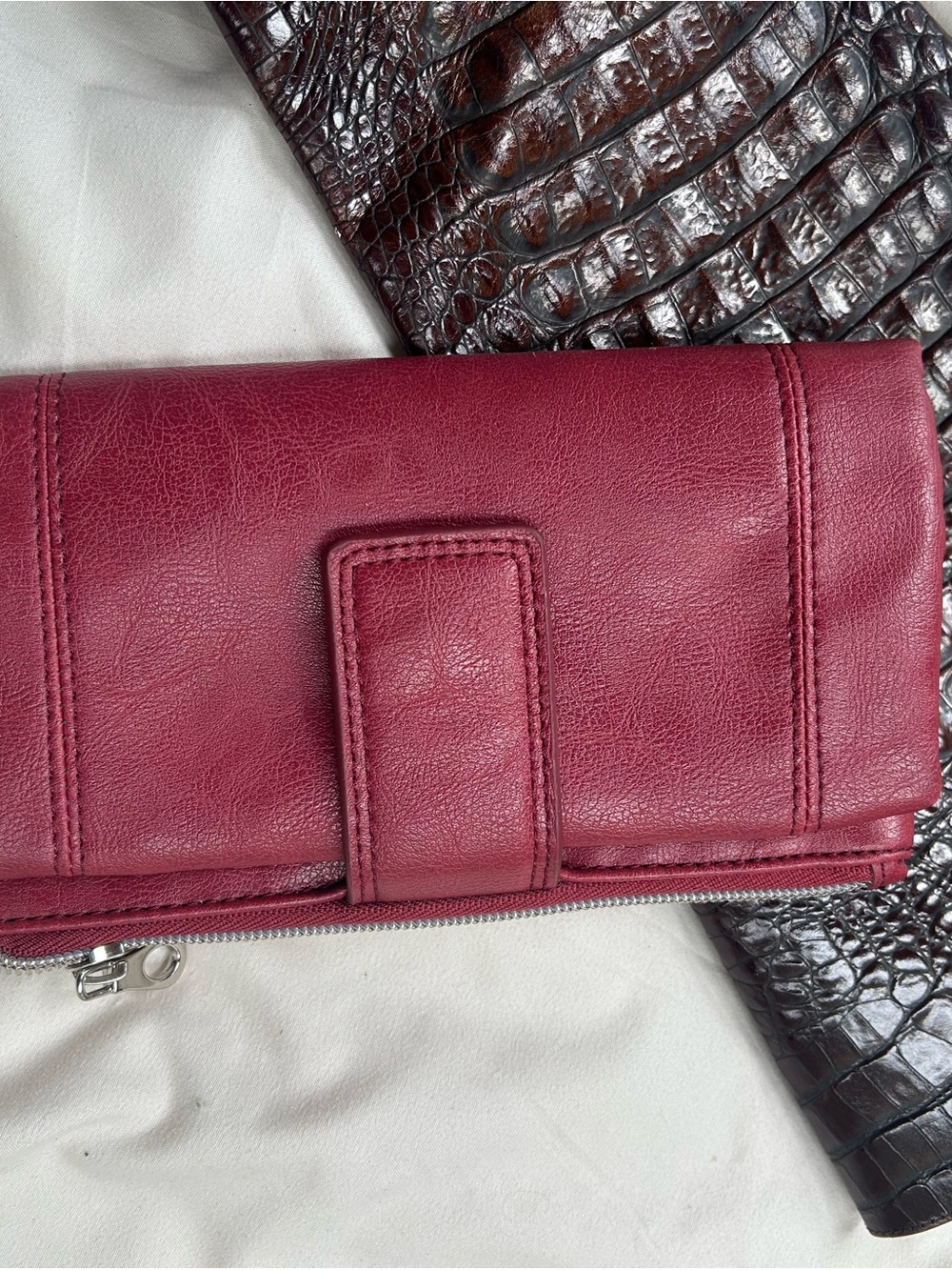 Beautiful burgundy wallet - Picture 2 of 5